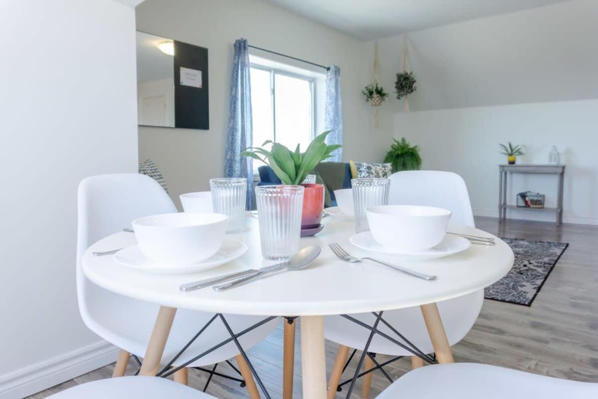 Amazing Location In Saint John 2 Bedroom Modern Parking New Bagian luar foto