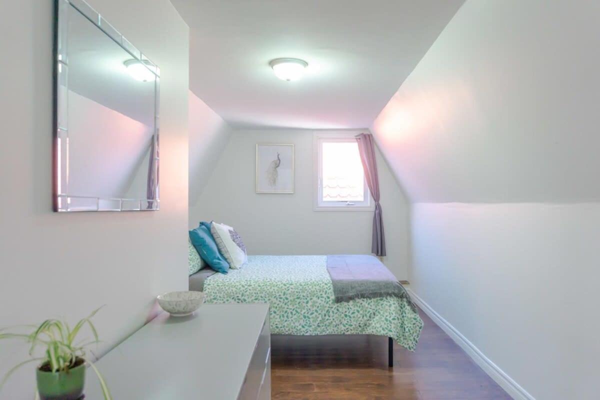Amazing Location In Saint John 2 Bedroom Modern Parking New Bagian luar foto
