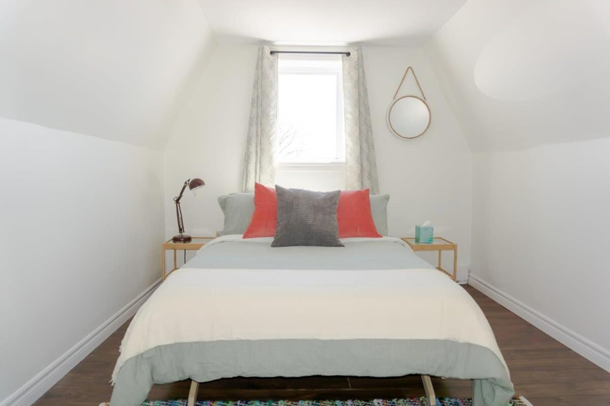 Amazing Location In Saint John 2 Bedroom Modern Parking New Bagian luar foto